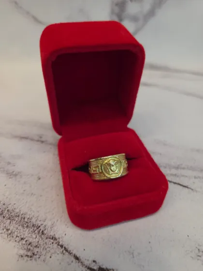 Anillo Versace número 19