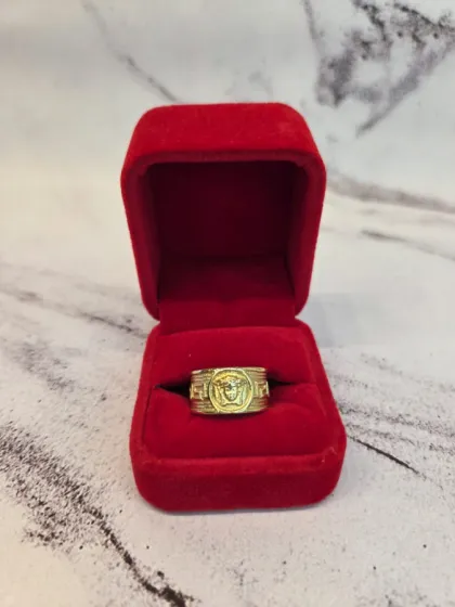 Anillo Versace n&uacute;mero 19