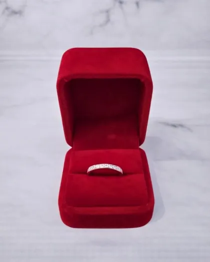 Anillo Oro con piedras n&uacute;mero 17