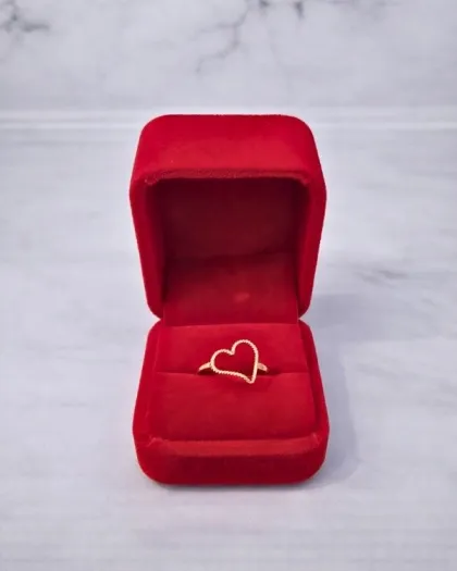 Anillo Coraz&oacute;n con relieve n&uacute;mero 19