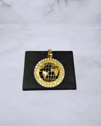 Dije  the world is yours
